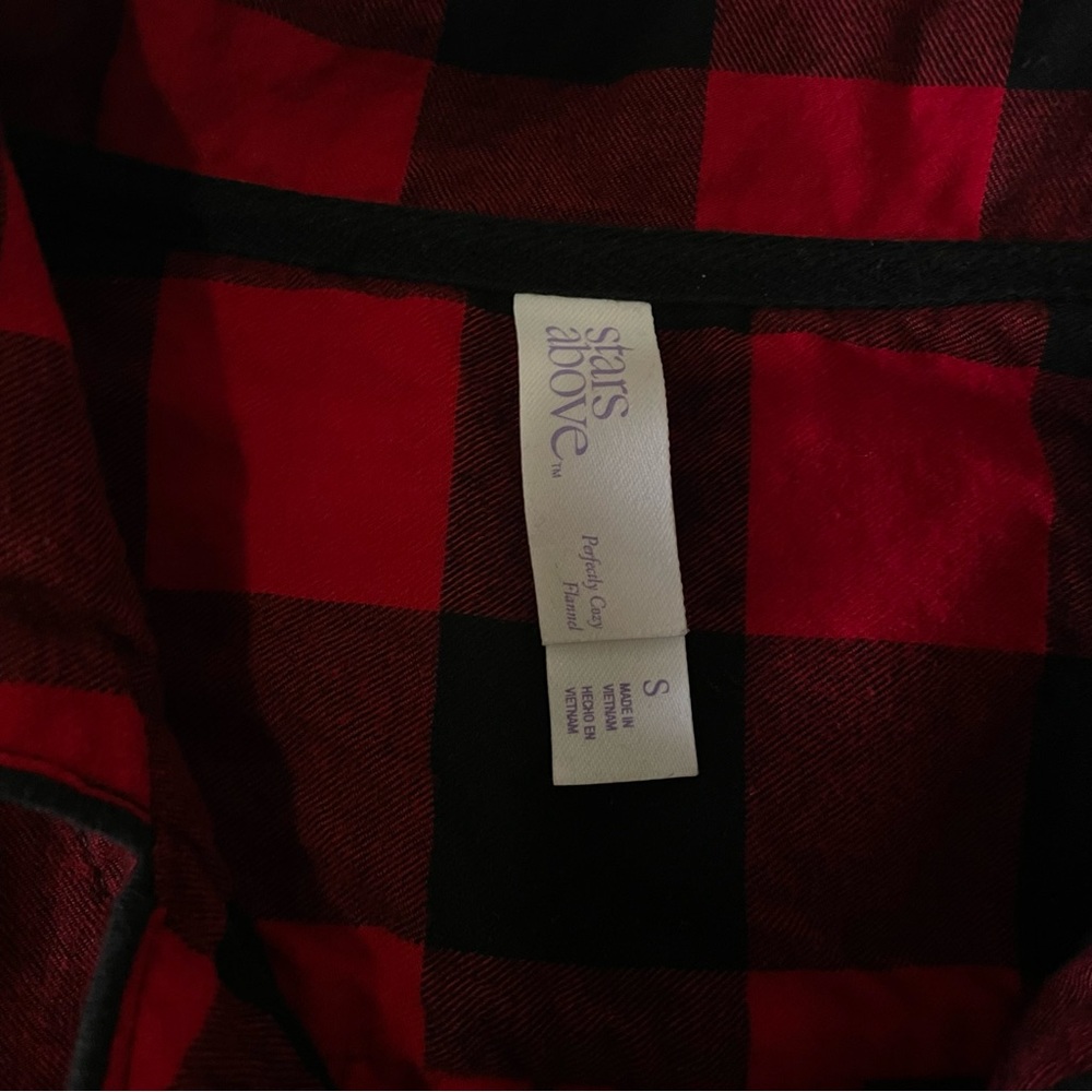 Red flannel - Picture 2 of 2